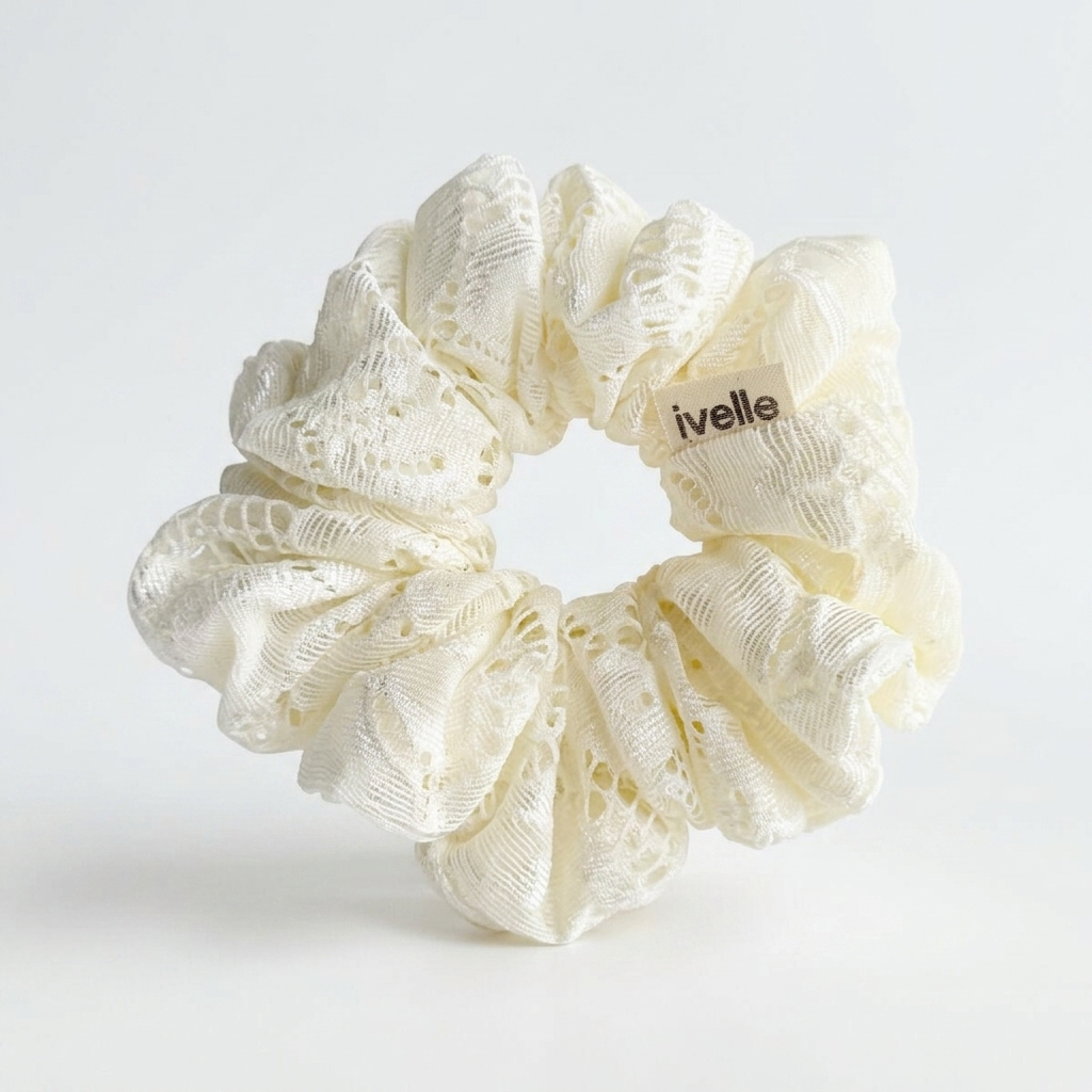 Scrunchie vanilla lace