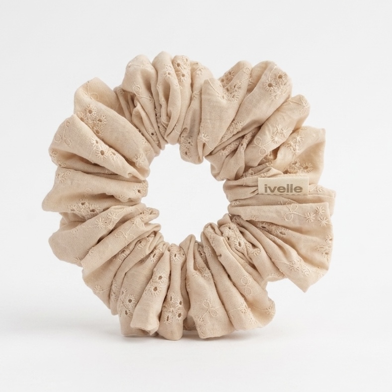 Scrunchie broderie vanilla